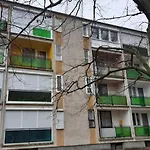 Vizparti Gyermekbarat Teljesen Felujitott Apartman, Orzoett, Sajat Strand, Parkolo, Etterem * Balatonfenyves