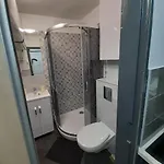 Vizparti Gyermekbarat Teljesen Felujitott Apartman, Orzoett, Sajat Strand, Parkolo, Etterem Balatonfenyves