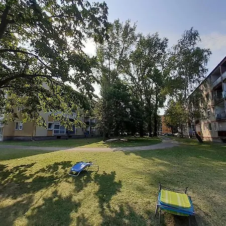דירה Vizparti Gyermekbarat Teljesen Felujitott Apartman, Orzoett, Sajat Strand, Parkolo, Etterem *