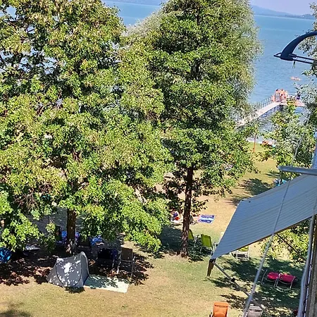 Vízparti Gyermekbarát Teljesen Felújított Apartman, őrzött, Saját Strand, Parkoló, étterem *
