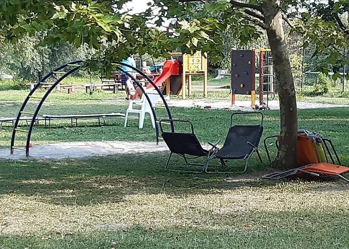 Lägenhet Vizparti Gyermekbarat Teljesen Felujitott Apartman, Orzoett, Sajat Strand, Parkolo, Etterem