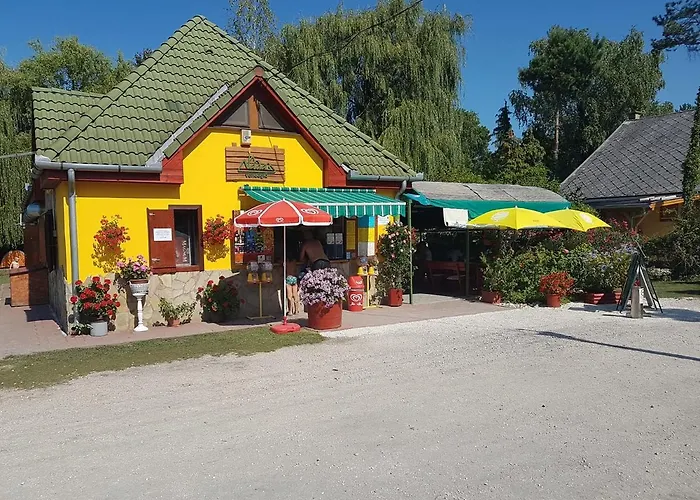 Vizparti Gyermekbarat Teljesen Felujitott Apartman, Orzoett, Sajat Strand, Parkolo, Etterem Lägenhet Balatonfenyves