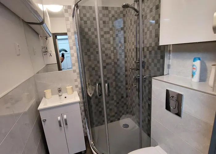 Vizparti Gyermekbarat Teljesen Felujitott Apartman, Orzoett, Sajat Strand, Parkolo, Etterem Lägenhet