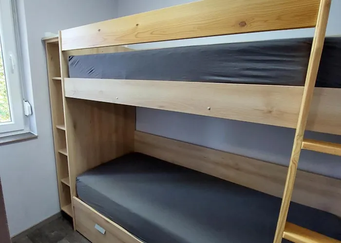 Lägenhet Vizparti Gyermekbarat Teljesen Felujitott Apartman, Orzoett, Sajat Strand, Parkolo, Etterem Balatonfenyves